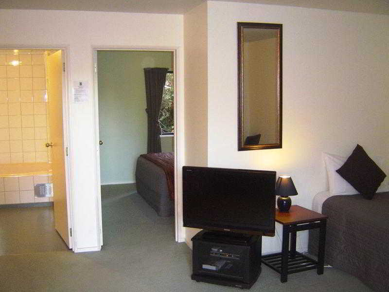 Sherborne Motor Lodge Christchurch Exterior foto