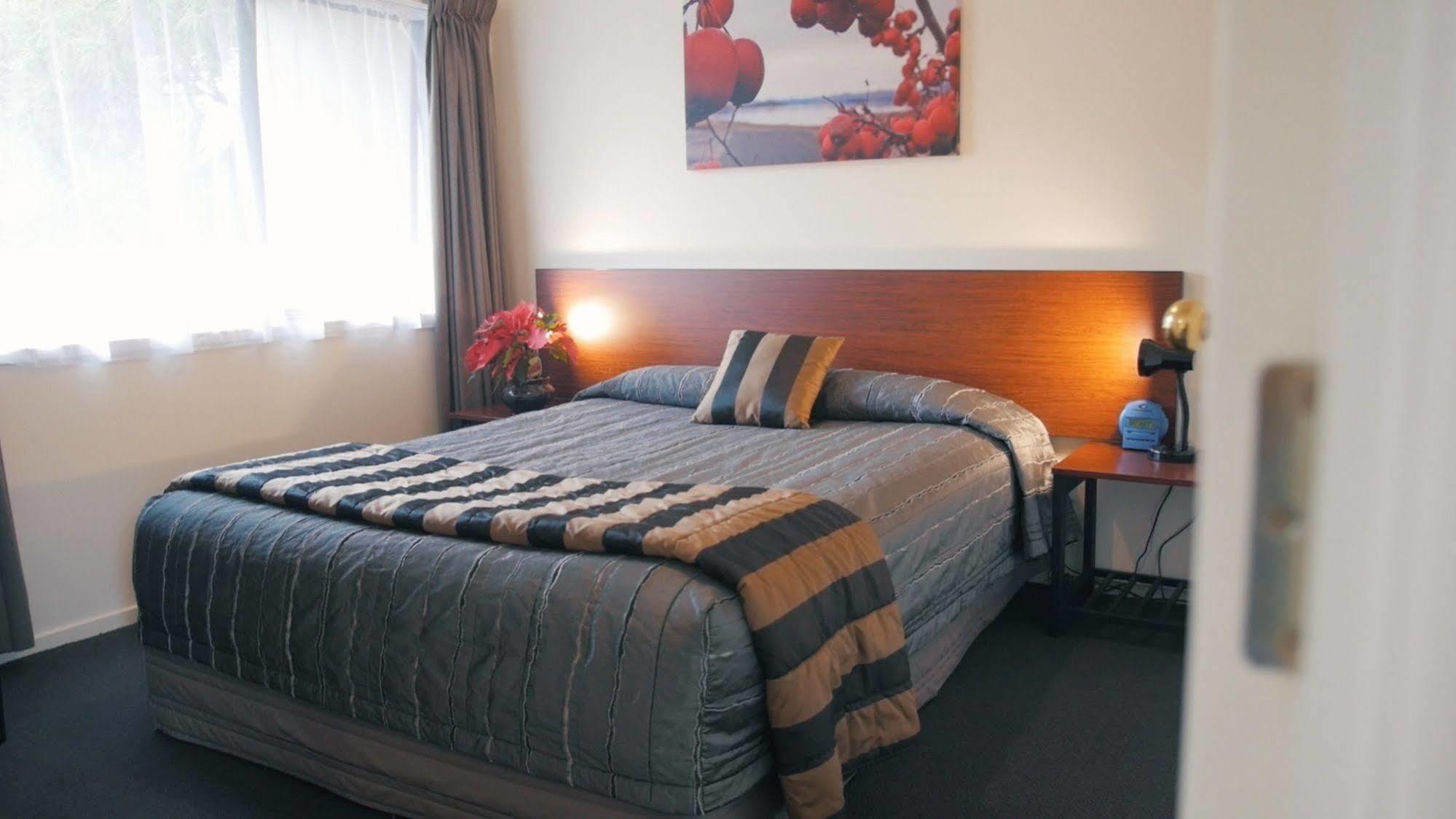 Sherborne Motor Lodge Christchurch Exterior foto